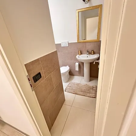 Mare Delux Apartament *