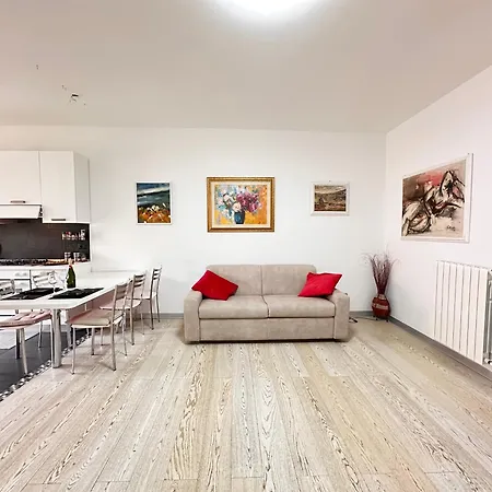 Apartament Mare Delux *